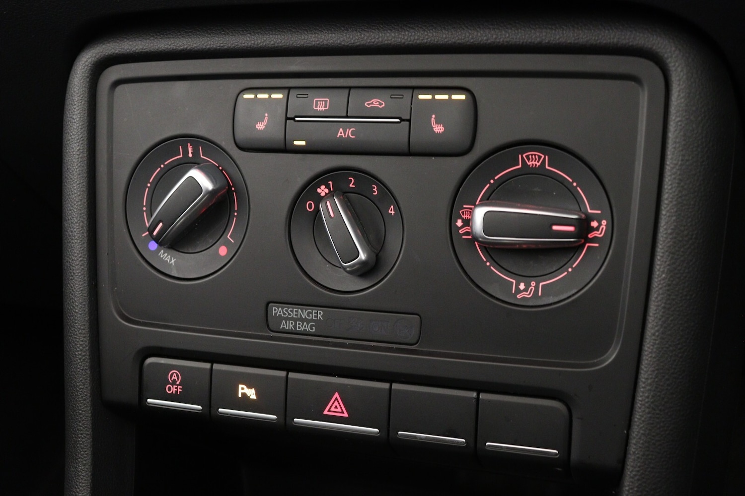 Used Volkswagen Beetle 2015 for sale - 76881701: Photo 20