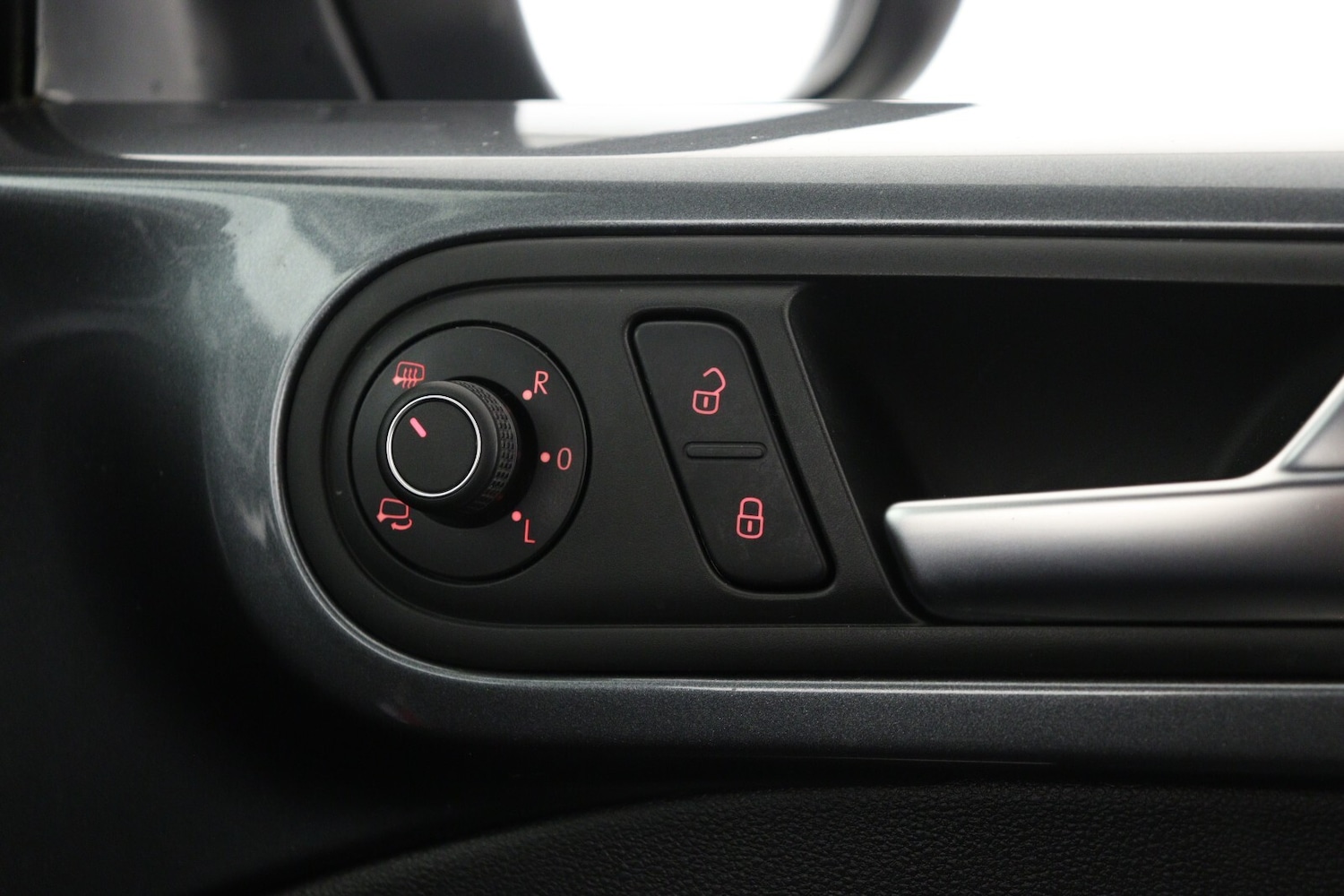 Used Volkswagen Beetle 2015 for sale - 76881701: Photo 25