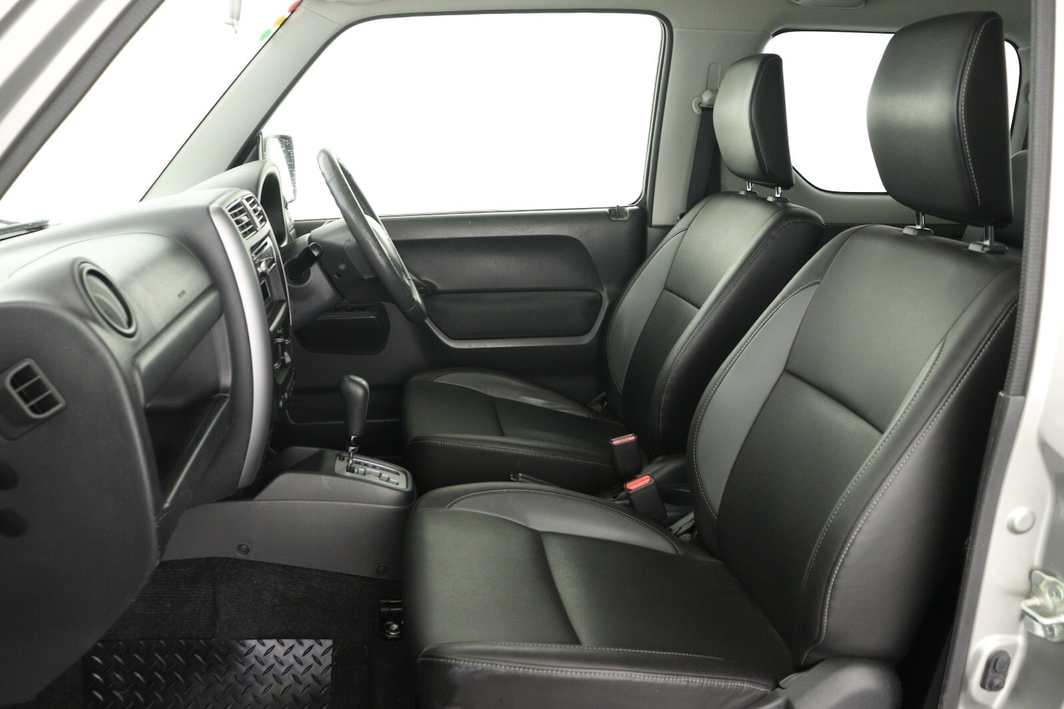 Used Suzuki Jimny 2017 for sale - 76452073: Photo 10