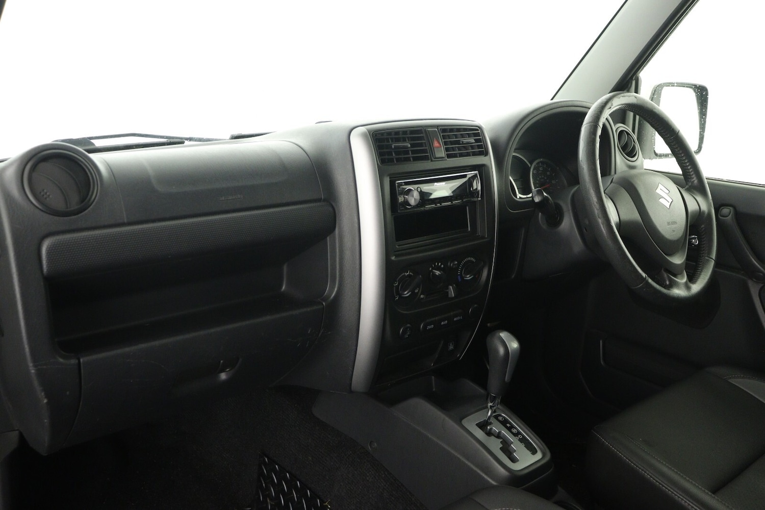 Used Suzuki Jimny 2017 for sale - 76452073: Photo 11