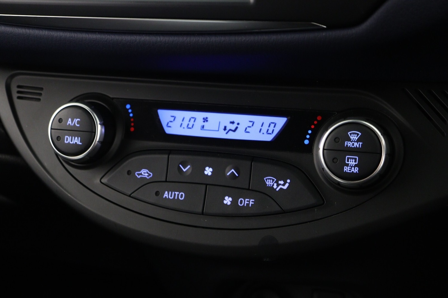 Used Toyota Yaris 2018 for sale - 76971239: Photo 18