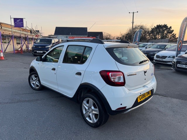 Used Dacia Sandero Stepway 2016 for sale - 77960132: Photo 2