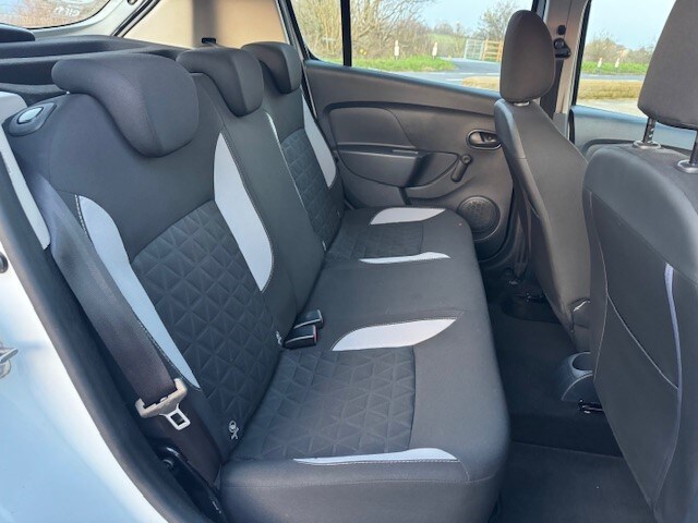 Used Dacia Sandero Stepway 2016 for sale - 77960132: Photo 9