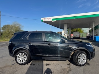 Used Land Rover Discovery Sport 2016 for sale - 78386982: Photo