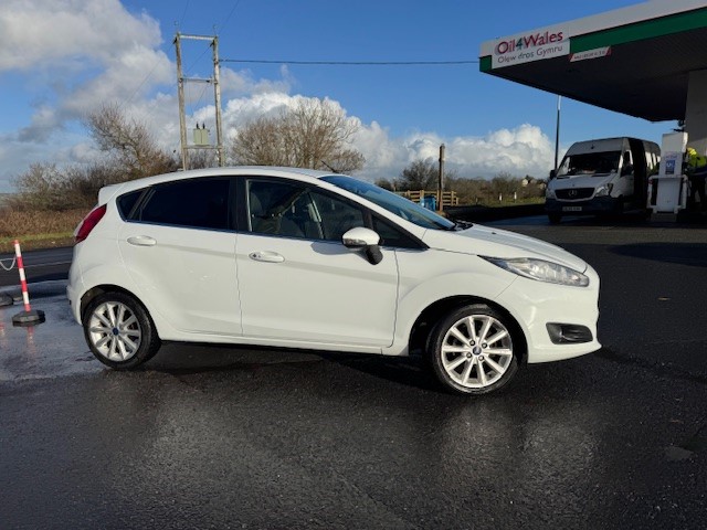Used Ford Fiesta 2016 for sale - 76825686: Photo 5