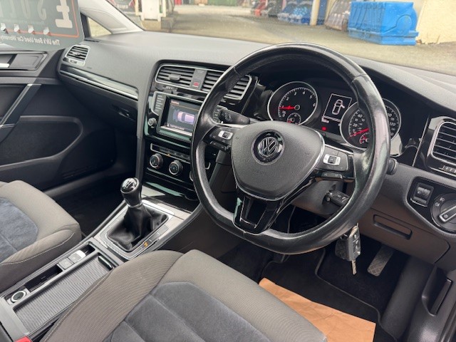 Used Volkswagen Golf 2014 for sale - 76092181: Photo 17