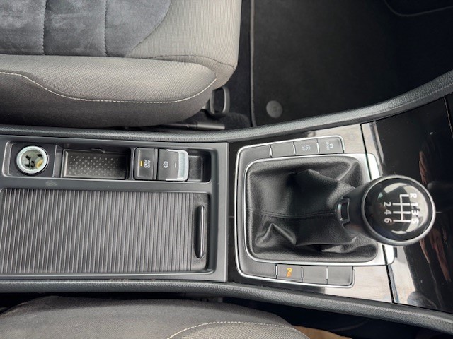 Used Volkswagen Golf 2014 for sale - 76092181: Photo 4