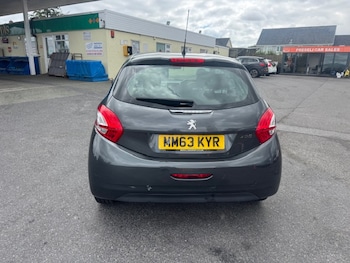 Used Peugeot 208 2014 for sale - 79327642: Photo