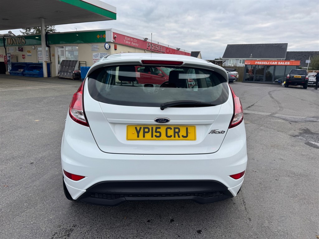 Used Ford Fiesta 2015 for sale - 76400917: Photo 4