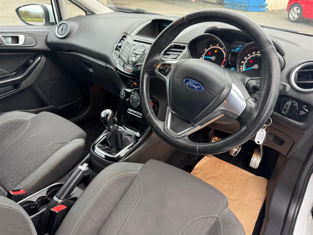 Used Ford Fiesta 2015 for sale - 76400917: Photo 7