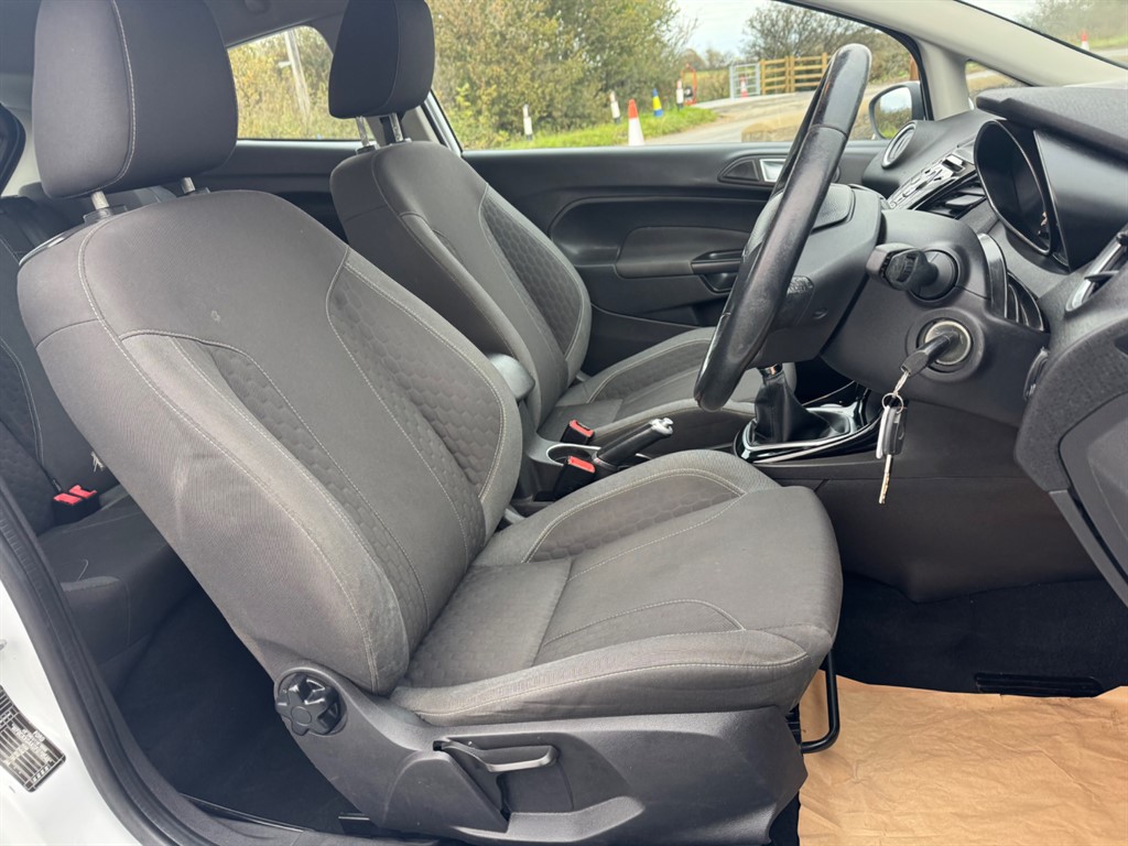 Used Ford Fiesta 2015 for sale - 76400917: Photo 8