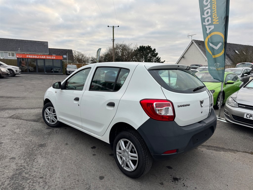 Used Dacia Sandero 2014 for sale - 77082864: Photo 2