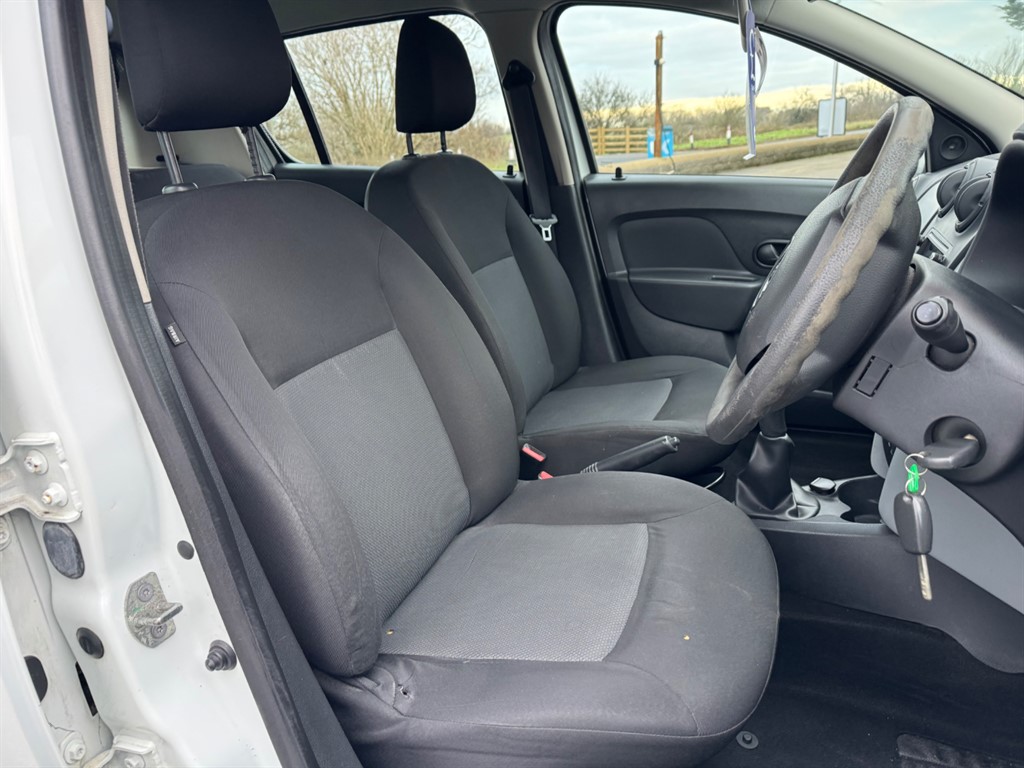 Used Dacia Sandero 2014 for sale - 77082864: Photo 8