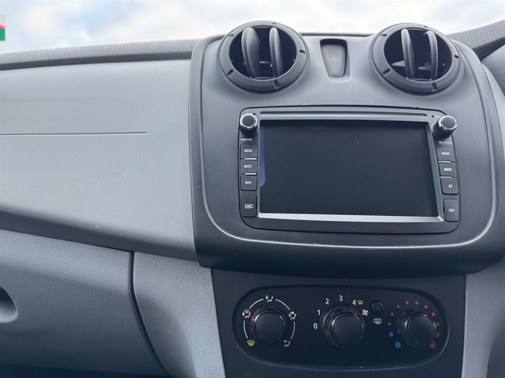 Used Dacia Sandero 2014 for sale - 77082864: Photo 9