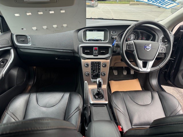 Used Volvo V40 2015 for sale - 76302529: Photo 11