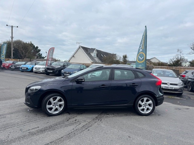 Used Volvo V40 2015 for sale - 76302529: Photo 3