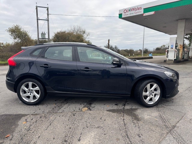 Used Volvo V40 2015 for sale - 76302529: Photo 4