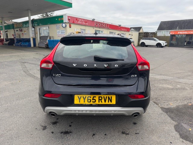 Used Volvo V40 2015 for sale - 76302529: Photo 8