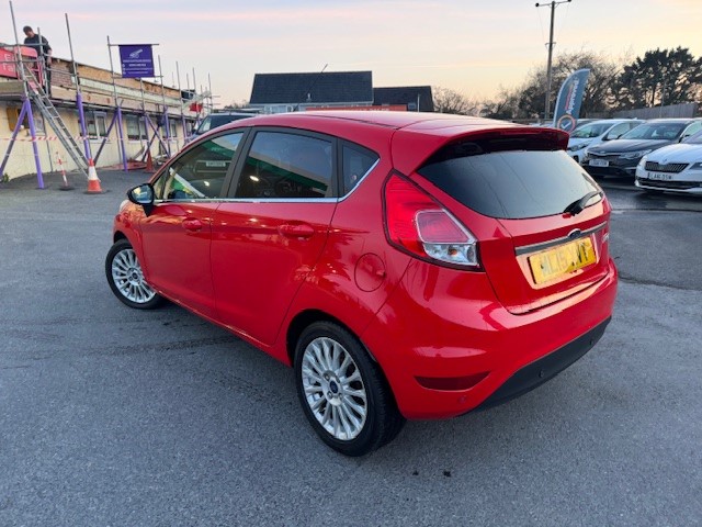 Used Ford Fiesta 2015 for sale - 77960135: Photo 2