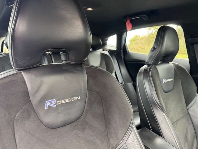 Used Volvo V40 2014 for sale - 76035911: Photo 11