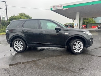 Used Land Rover Discovery Sport 2017 for sale - 78911969: Photo