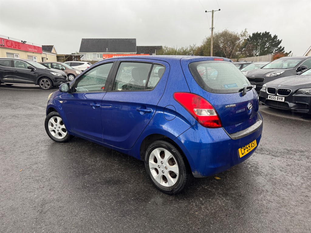 Used Hyundai i20 2009 for sale - 76501623: Photo 2