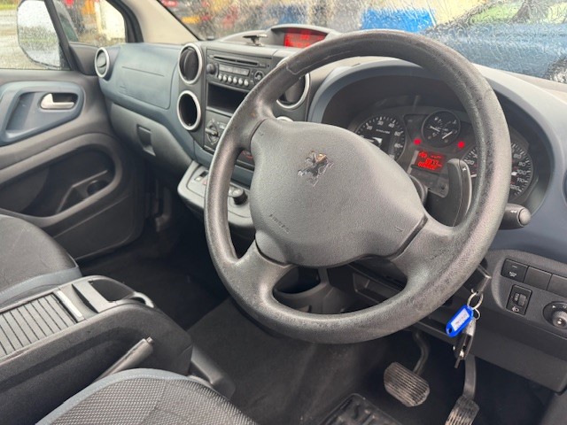 Used Peugeot Partner Tepee 2011 for sale - 76373060: Photo 6