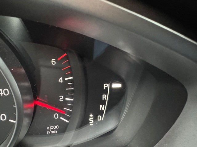 Used Volvo V40 2014 for sale - 77778834: Photo 9