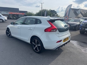 Used Volvo V40 2016 for sale - 78509386: Photo