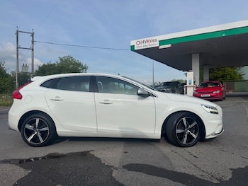Used Volvo V40 2016 for sale - 78509386: Photo