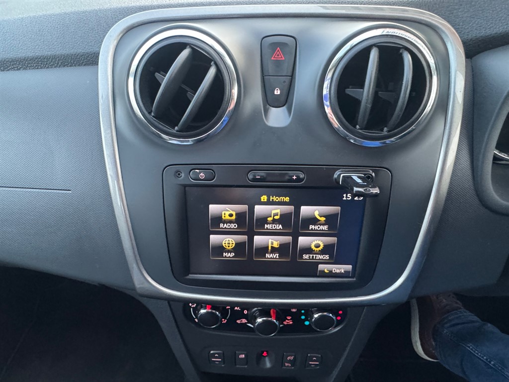 Used Dacia Sandero 2015 for sale - 76889056: Photo 15