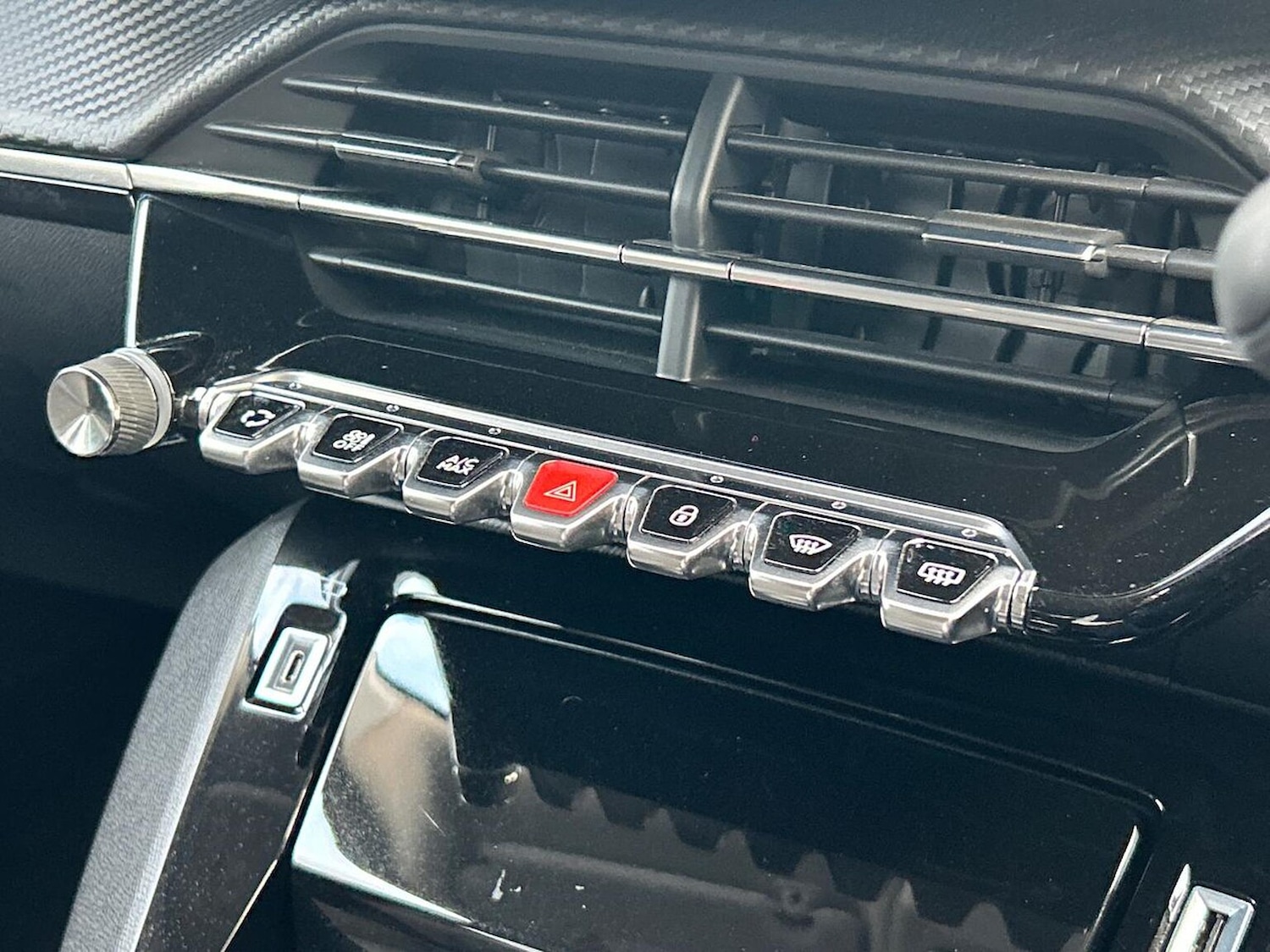 Used Peugeot 2008 2021 for sale - 76521025: Photo 25