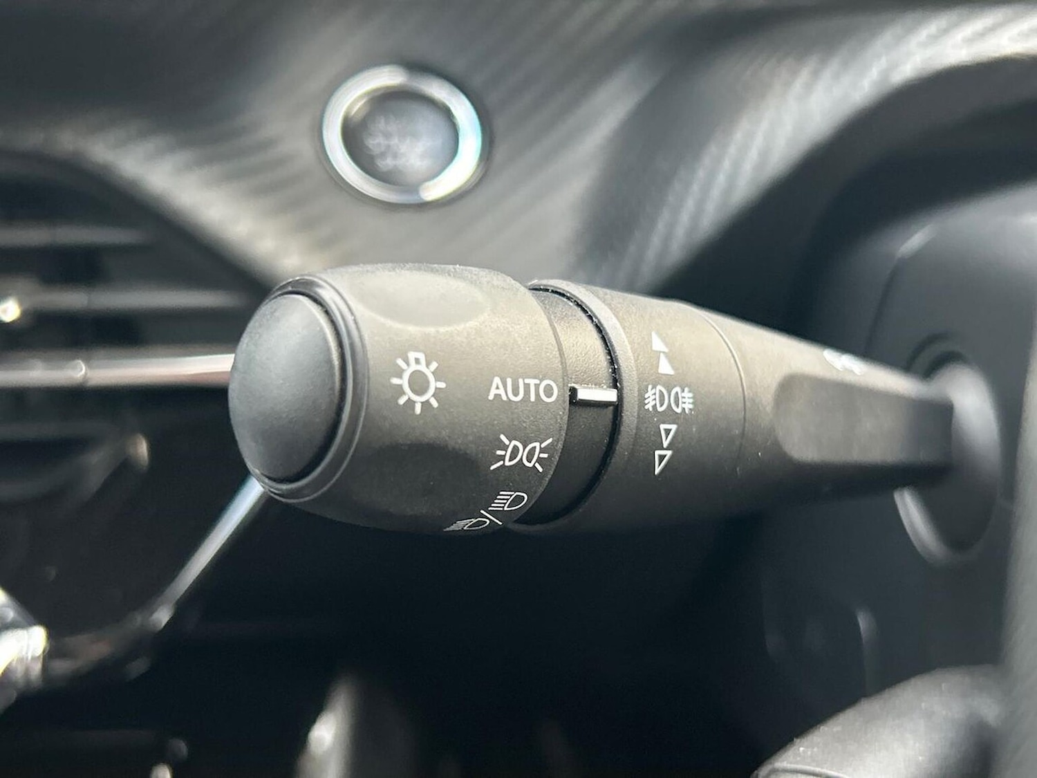 Used Peugeot 2008 2021 for sale - 76521025: Photo 28