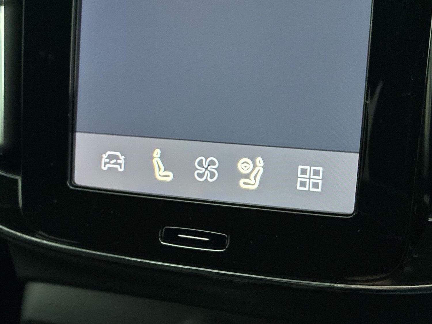 Used Volvo XC40 2025 for sale - 76963459: Photo 24