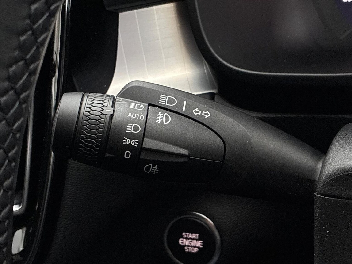 Used Volvo XC40 2025 for sale - 76963459: Photo 27