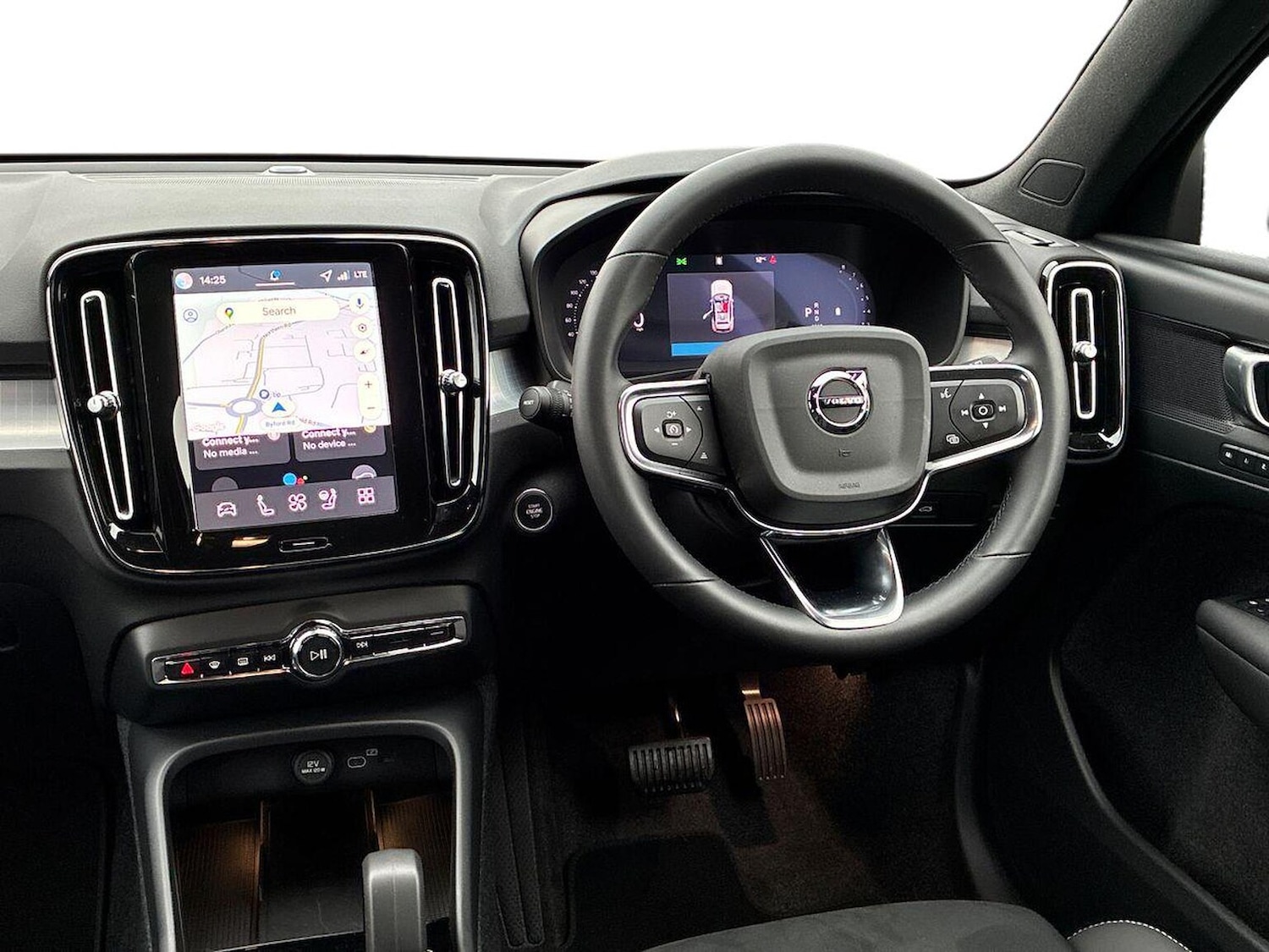 Used Volvo XC40 2025 for sale - 76963459: Photo 9