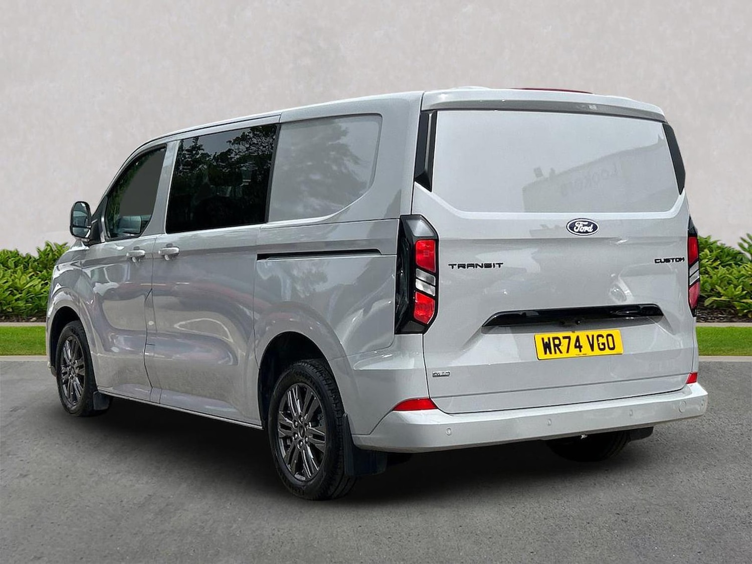 Used Ford Transit Custom 2024 for sale - 76115474: Photo 2