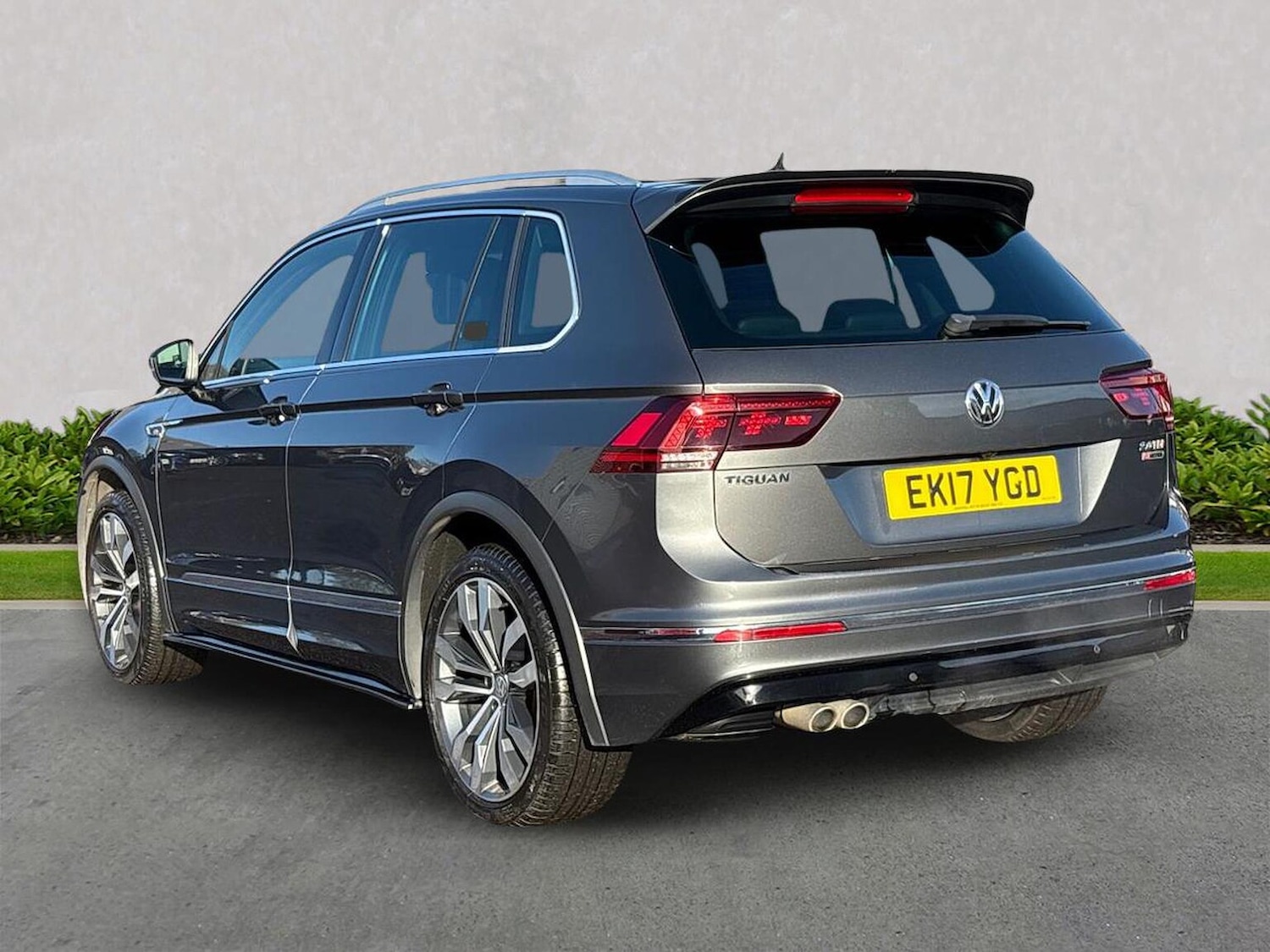 Used Volkswagen Tiguan 2017 for sale - 76778297: Photo 2