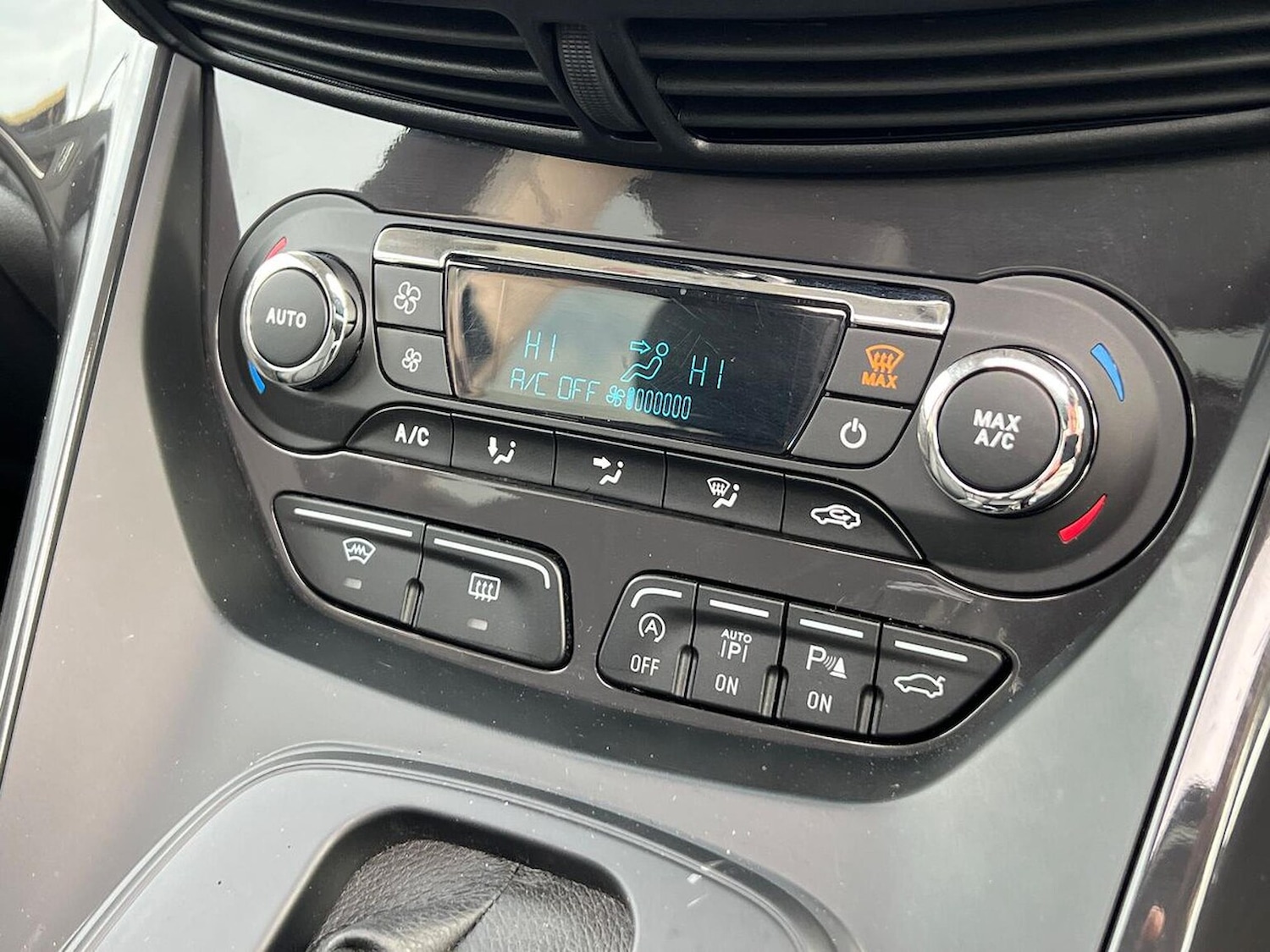 Used Ford Kuga 2016 for sale - 76559835: Photo 12