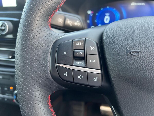 Used Ford Kuga 2022 for sale - 75975382: Photo 26