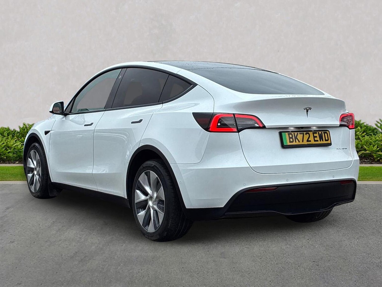 Used Tesla Model Y 2022 for sale - 77796960: Photo 2