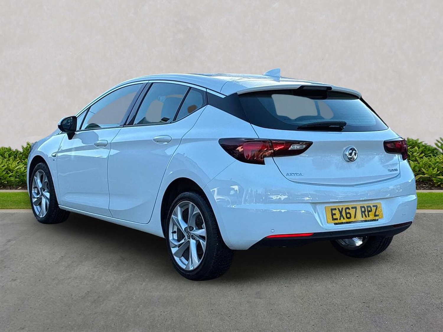 Used Vauxhall Astra 2017 for sale - 76778300: Photo 2