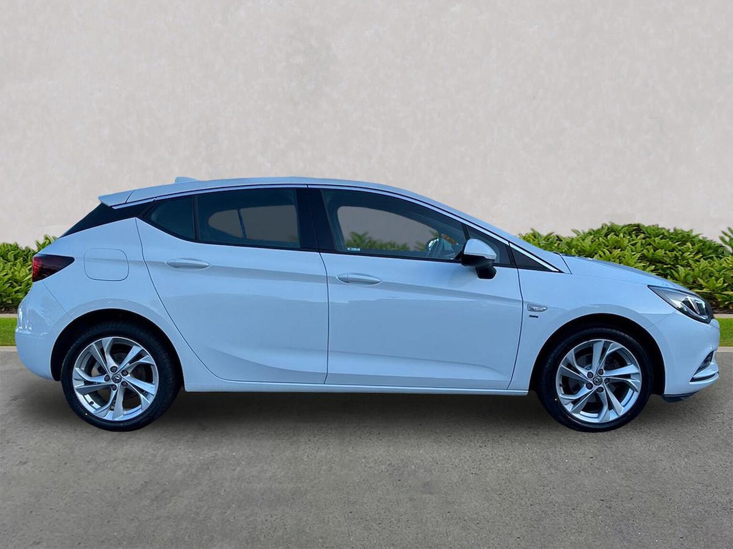 Used Vauxhall Astra 2017 for sale - 76778300: Photo 3