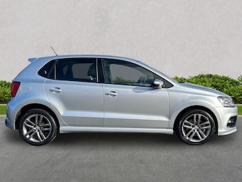 Used Volkswagen Polo 2016 for sale - 76517937: Photo