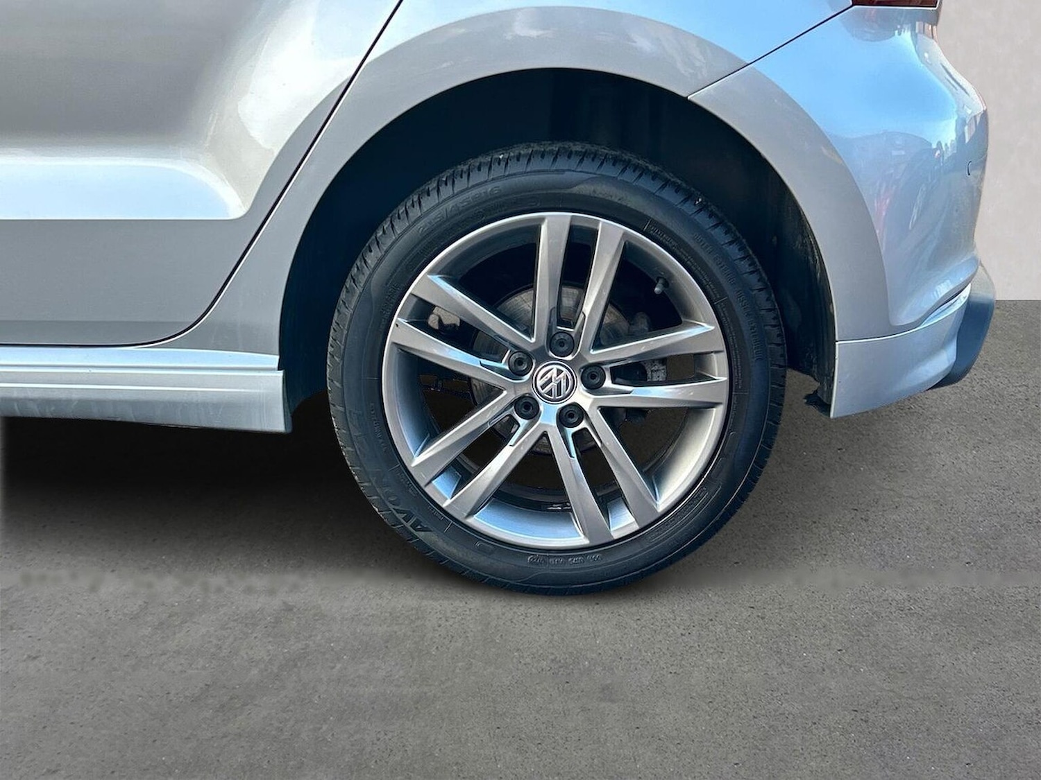 Used Volkswagen Polo 2016 for sale - 76517937: Photo 6