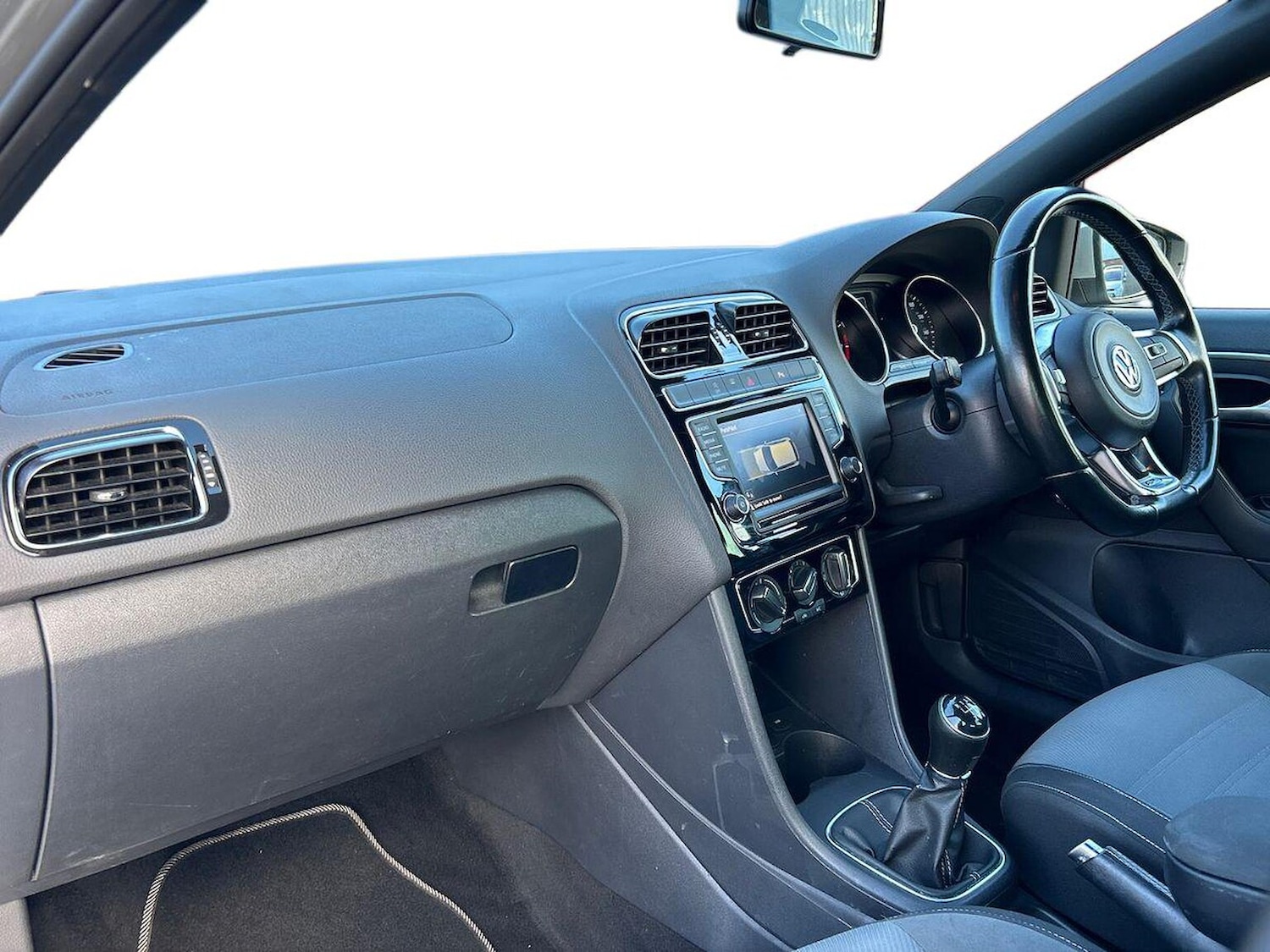 Used Volkswagen Polo 2016 for sale - 76517937: Photo 7