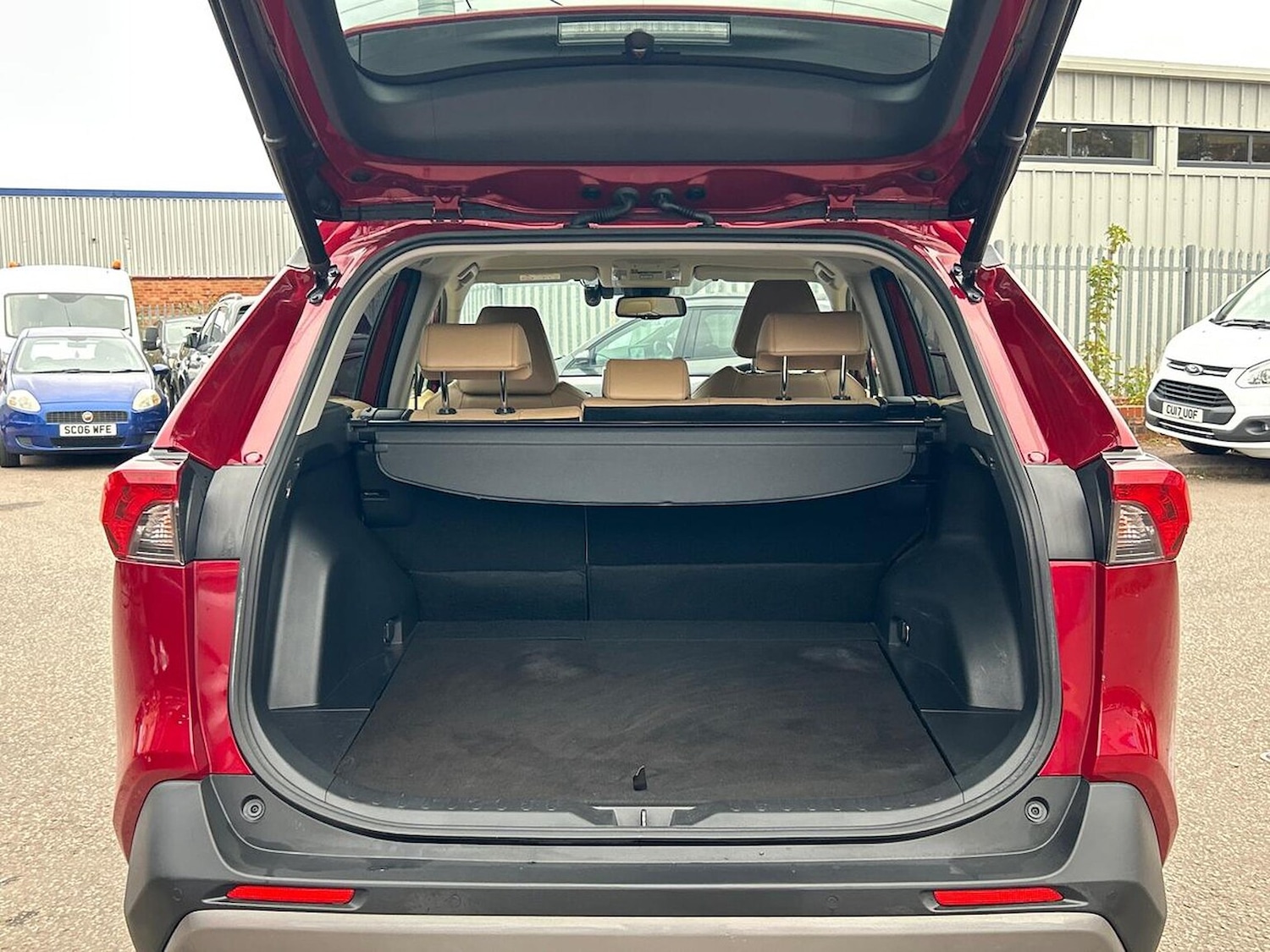 Used Toyota RAV4 2019 for sale - 76198458: Photo 17