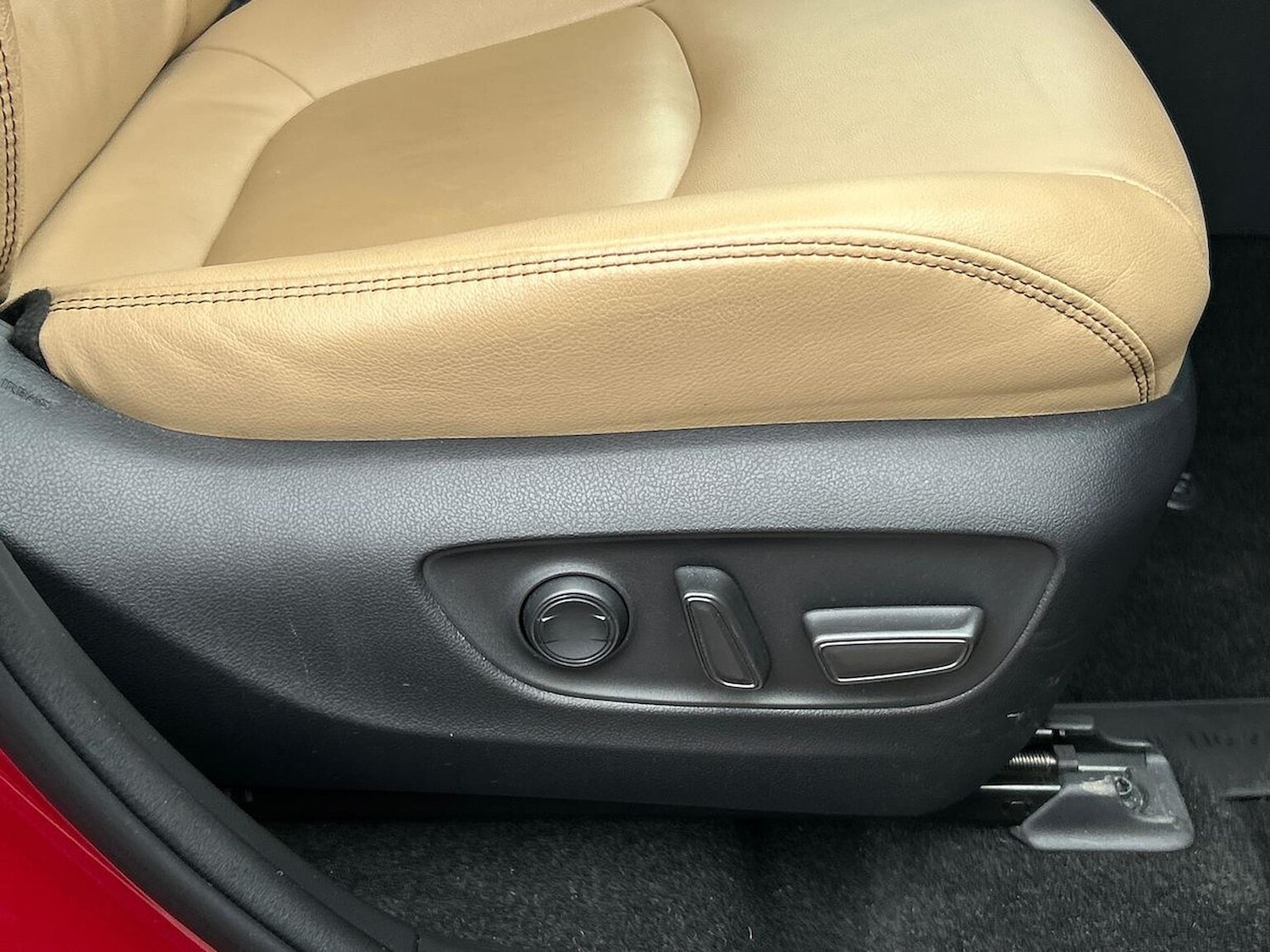 Used Toyota RAV4 2019 for sale - 76198458: Photo 30