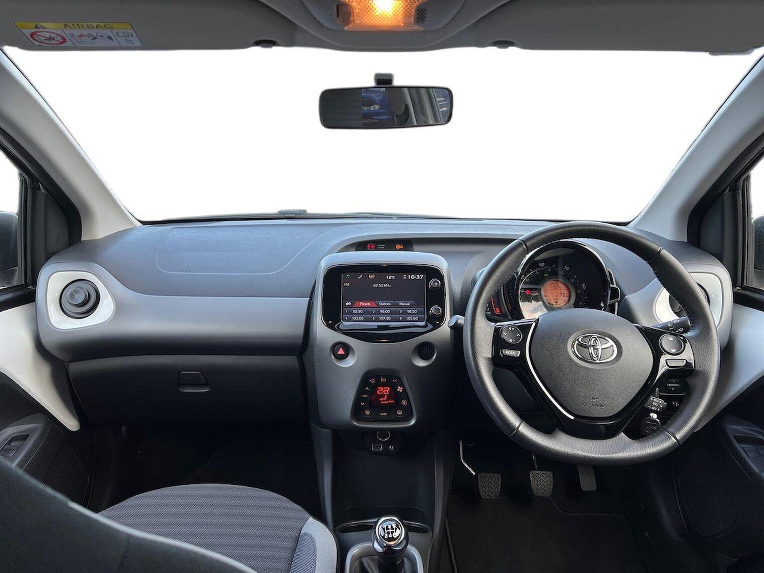 Used Toyota AYGO 2018 for sale - 76352504: Photo 8