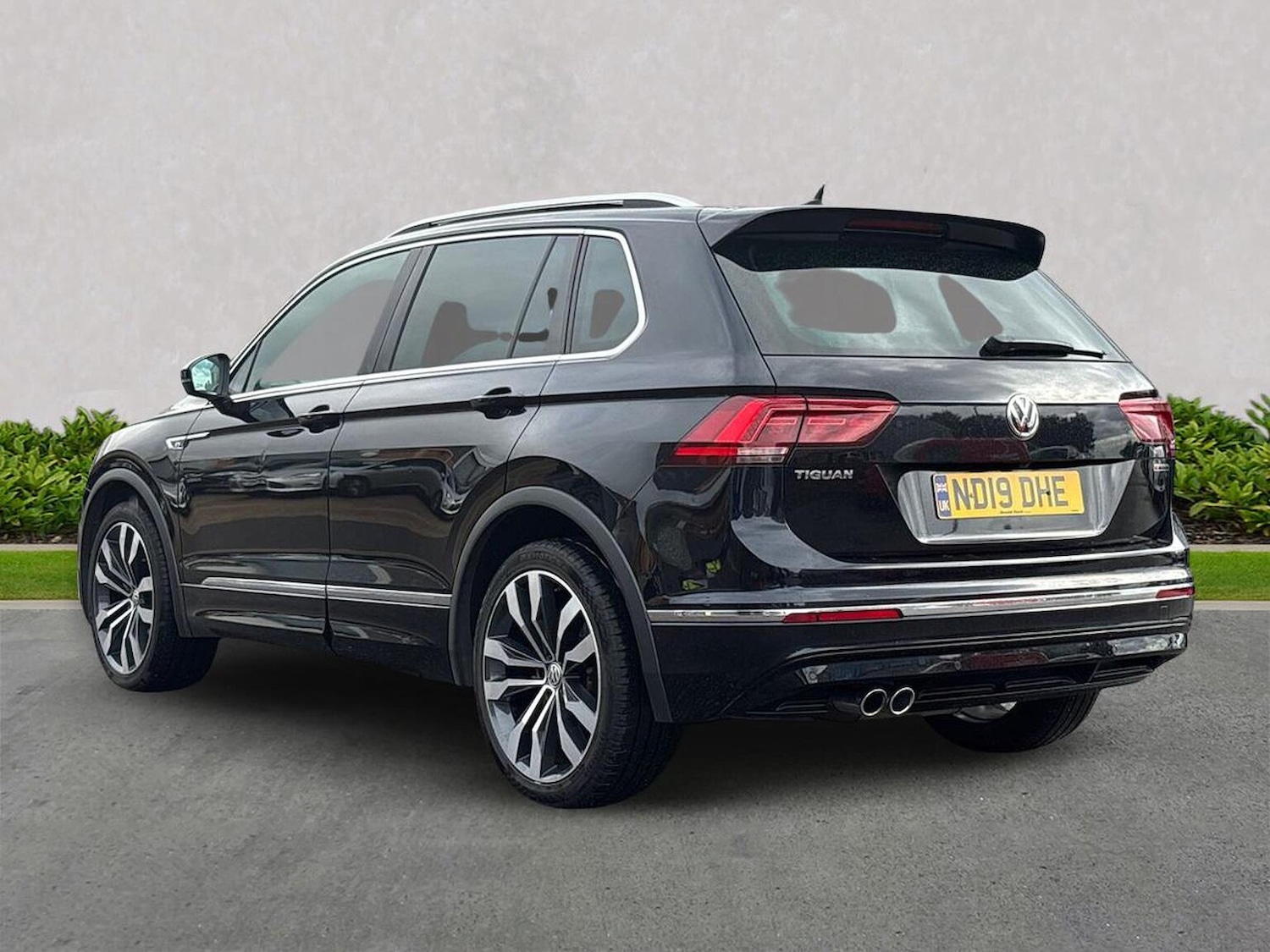 Used Volkswagen Tiguan 2019 for sale - 76379039: Photo 2